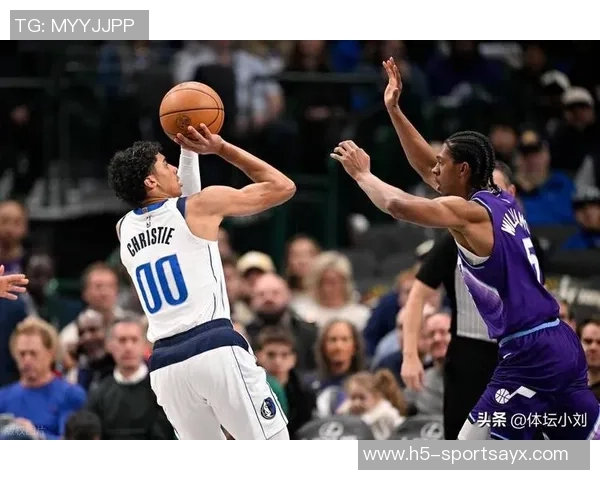 克莱三分球表现不佳仅得11分3篮板1助攻正负值惨遭21